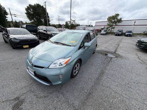 Used 2015 Toyota Prius Three FWD image 3