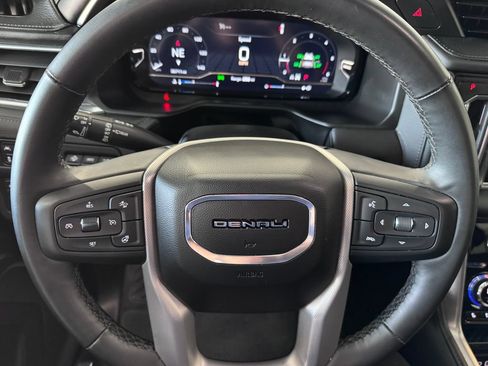 Used 2023 GMC Yukon XL Denali AWD/4WD image 18