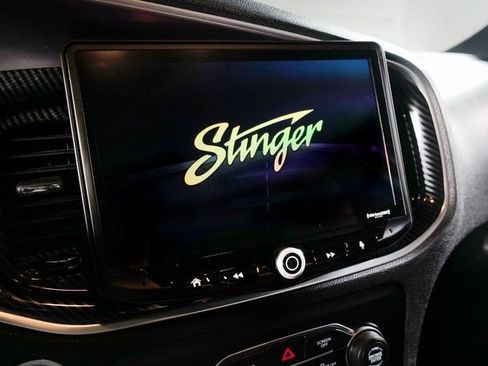 Used 2019 Dodge Charger SXT image 10