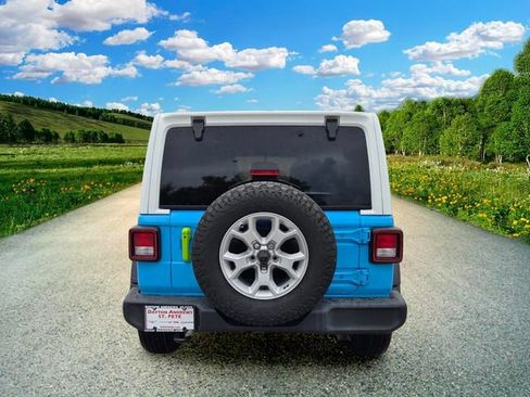 Used 2021 Jeep Wrangler Unlimited Sport AWD/4WD image 5