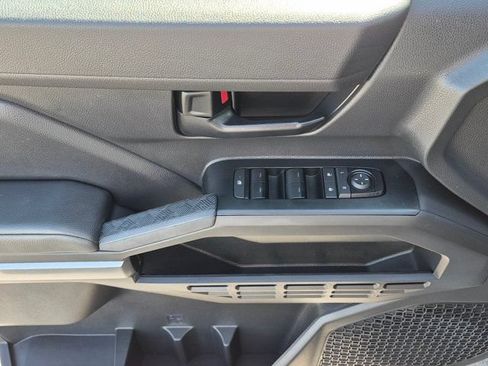 Certified 2025 Toyota Tacoma SR5 AWD/4WD image 19