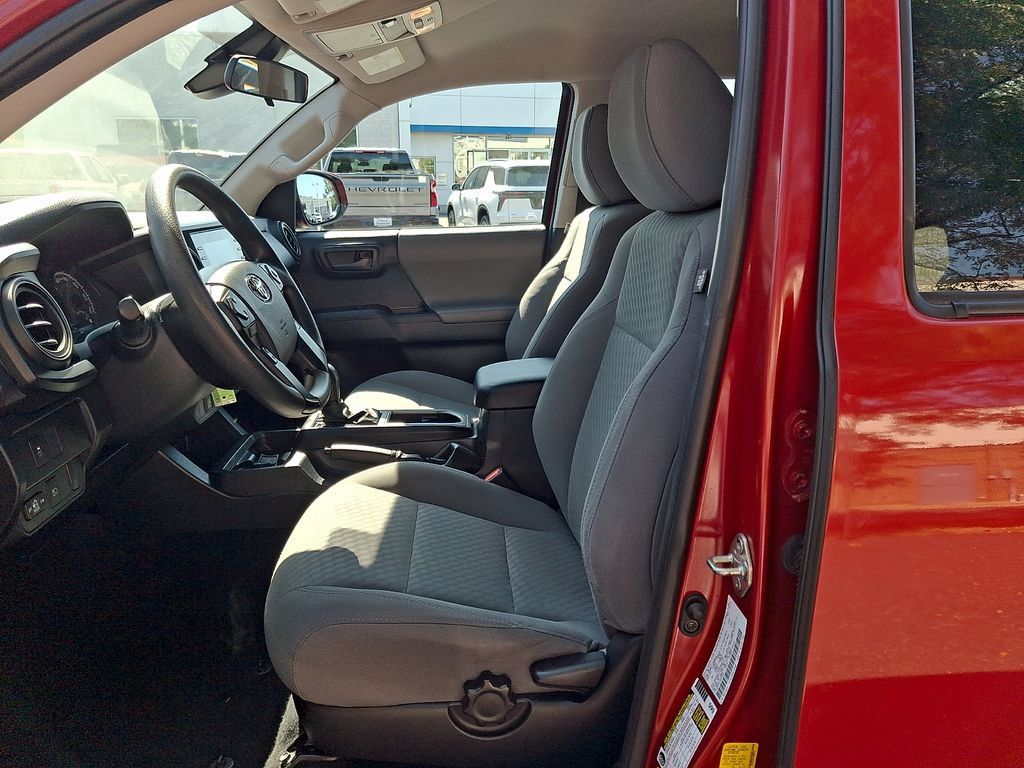 Used 2020 Toyota Tacoma SR AWD/4WD image 15