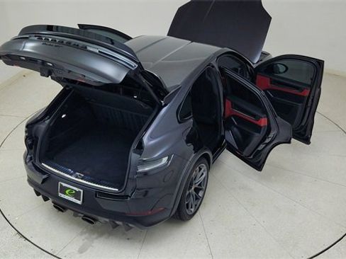 Used 2024 Porsche Cayenne Turbo GT image 89