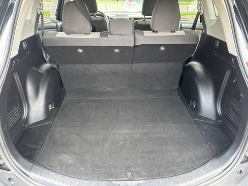Used 2014 Toyota RAV4 LE FWD image 10