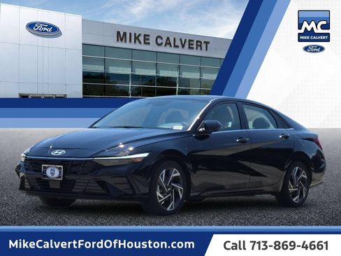 Used 2025 Hyundai Elantra SEL FWD image 1