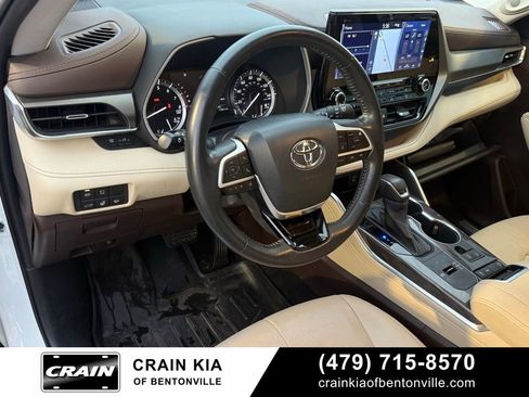 Used 2022 Toyota Highlander Limited image 10