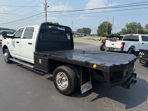 Used 2022 RAM 3500 Tradesman w/ Chrome Appearance Group AWD/4WD image 7