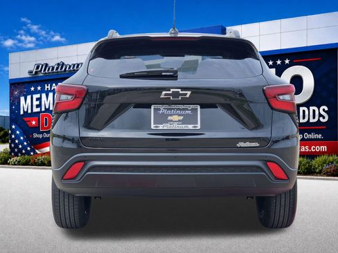 New 2026 Chevrolet Trax LT w/ Driver Confidence Package FWD image 8