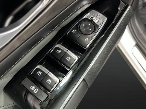 Used 2024 Kia Sorento SX Prestige w/ Sage Leather Package AWD/4WD image 22