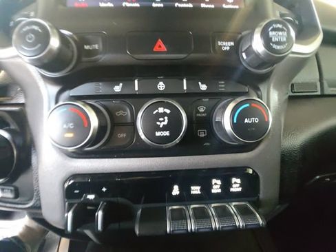 Used 2020 RAM 1500 Big Horn AWD/4WD image 17