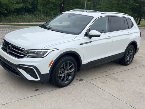 Certified 2023 Volkswagen Tiguan SE FWD image 5