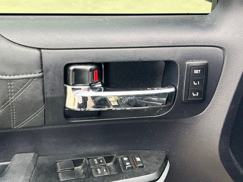 Used 2016 Toyota Tundra Platinum image 24