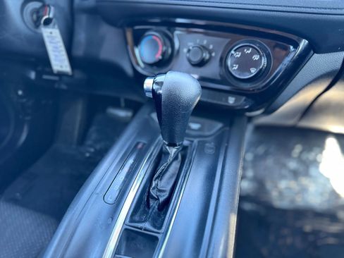 Used 2016 Honda HR-V LX image 22