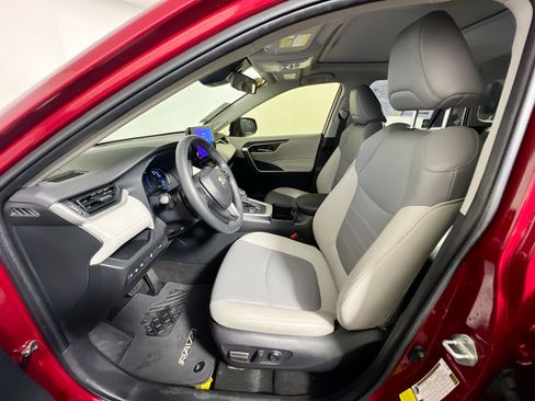 Used 2023 Toyota RAV4 XLE Premium AWD/4WD image 14