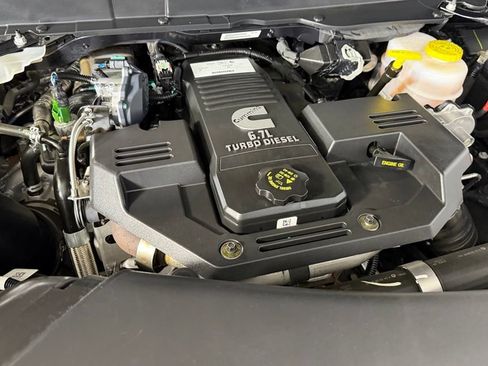 Used 2024 RAM 3500 Laramie AWD/4WD image 40