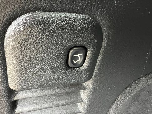 Used 2020 Jeep Grand Cherokee Altitude AWD/4WD image 18
