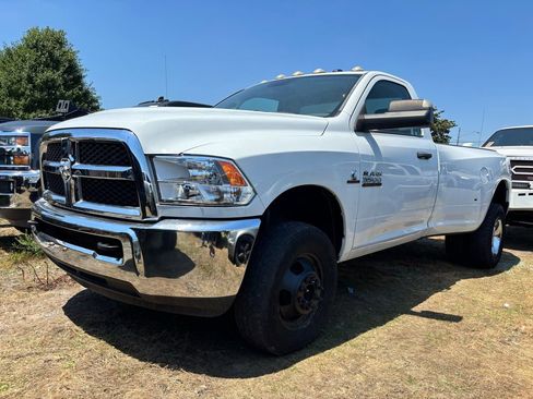 Used 2018 RAM 3500 Tradesman w/ Chrome Appearance Group AWD/4WD image 3