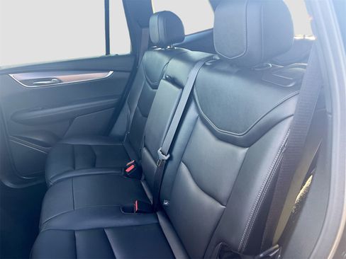 Used 2025 Cadillac XT6 Luxury w/ LPO, Floor Liner Package image 25