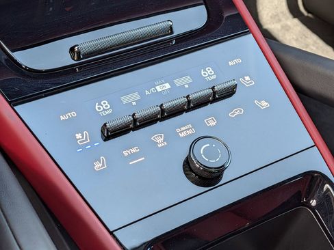 Certified 2025 Porsche Cayenne S AWD/4WD image 29