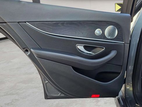 Used 2017 Mercedes-Benz E 300 image 24