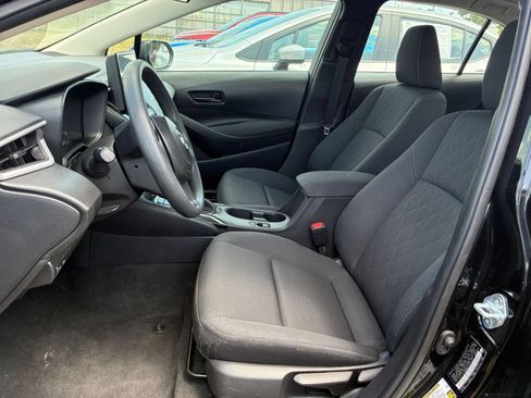 Used 2025 Toyota Corolla LE FWD image 25