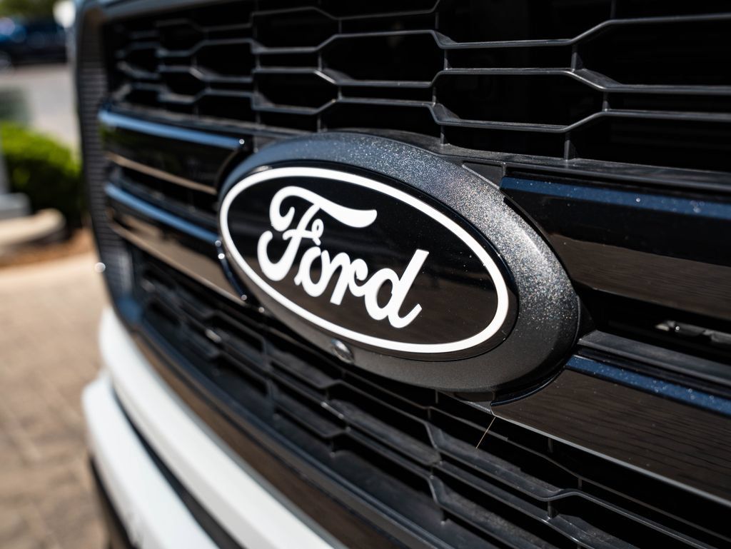 Used 2024 Ford F150 Lariat w/ Equipment Group 502A High AWD/4WD image 3