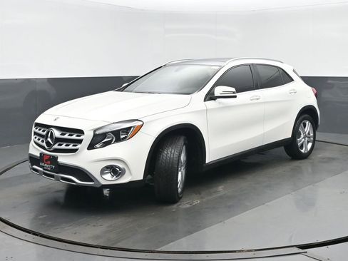 Used 2019 Mercedes-Benz GLA 250 4MATIC w/ Premium Package image 7