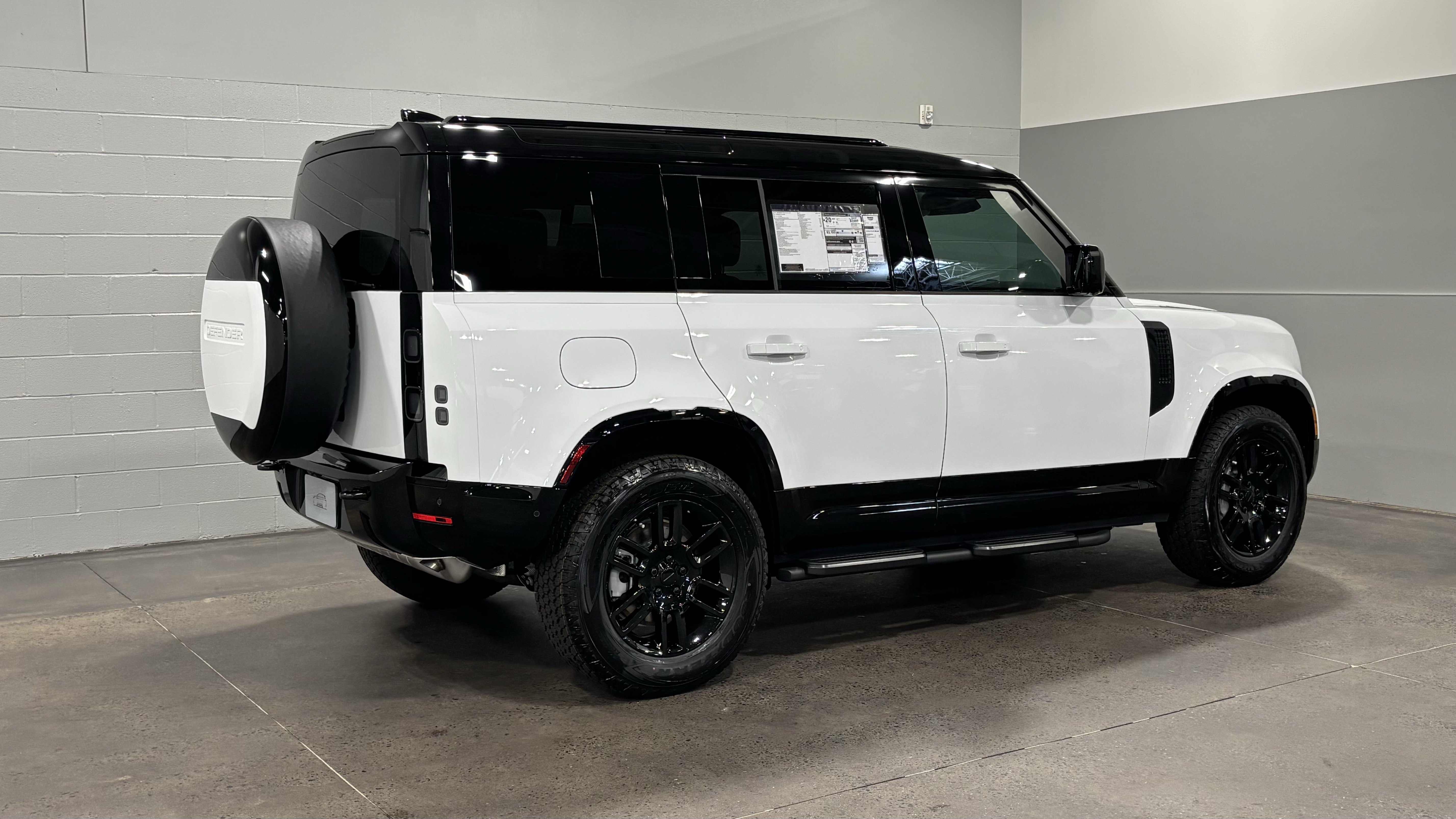 New 2026 Land Rover Defender 110 X-Dynamic SE AWD/4WD image 2