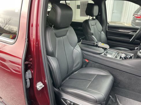 Used 2024 Jeep Wagoneer 4WD image 25