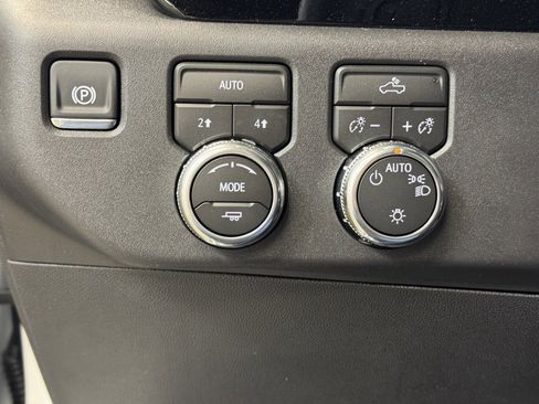 New 2026 GMC Sierra 1500 SLE image 29