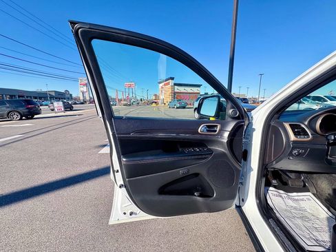 Used 2015 Jeep Grand Cherokee Limited image 22