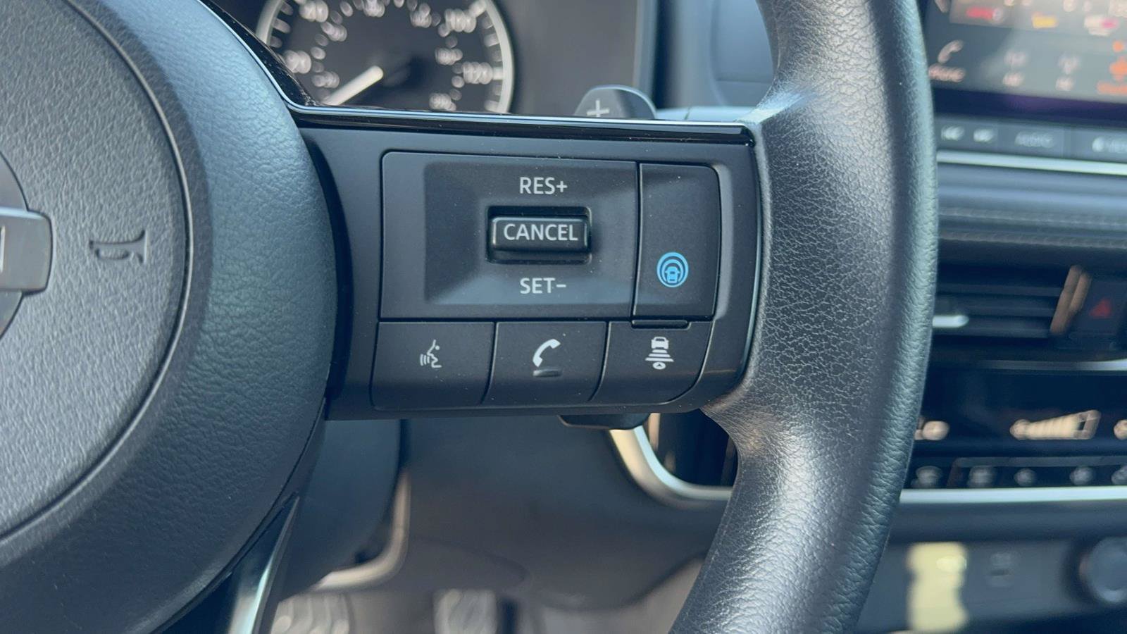 Used 2021 Nissan Rogue SV AWD/4WD image 15