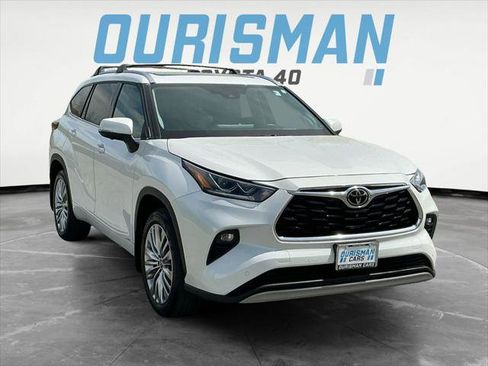 Certified 2025 Toyota Highlander Platinum AWD/4WD image 1
