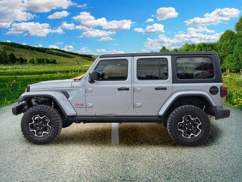 Certified 2019 Jeep Wrangler Unlimited Sahara AWD/4WD image 3