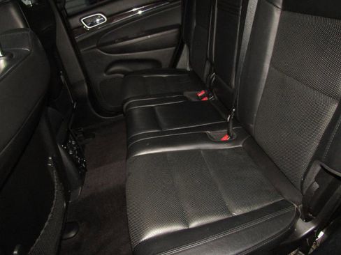 Used 2018 Jeep Grand Cherokee Overland image 16