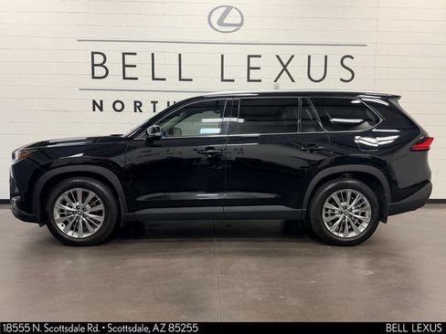 Used 2024 Toyota Grand Highlander AWD image 8