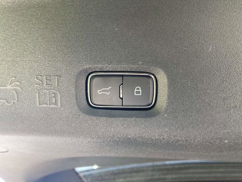 Used 2025 Ford Expedition Active RWD image 15