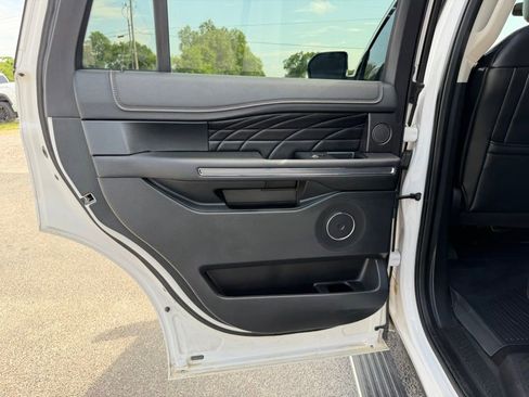 Used 2018 Ford Expedition Platinum AWD/4WD image 17