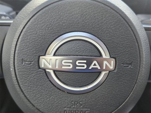 Used 2025 Nissan Kicks S image 27