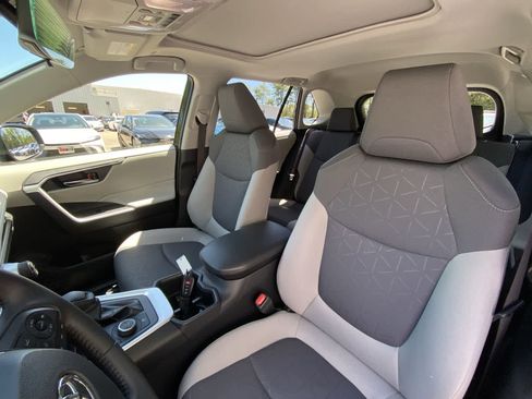 Certified 2024 Toyota RAV4 XLE w/ Convenience Package AWD/4WD image 18