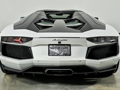 Used 2017 Lamborghini Aventador LP 700-4 AWD/4WD image 10