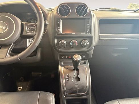 Used 2016 Jeep Patriot High Altitude image 9
