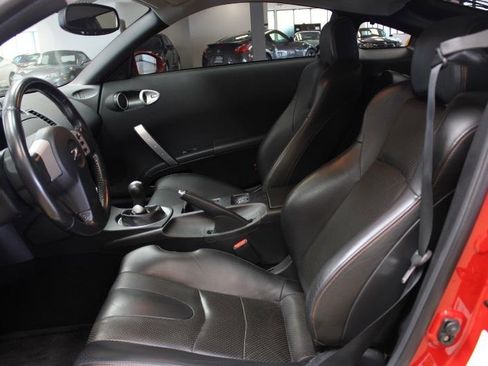 Used 2004 Nissan 350Z Touring w/ Cargo Convenience Pkg RWD image 29