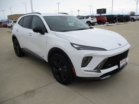 Used 2025 Buick Envision Sport Touring image 8