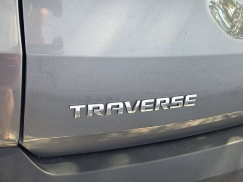 Used 2019 Chevrolet Traverse LT w/ LT Premium Package FWD image 5