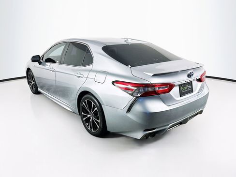 Used 2020 Toyota Camry SE FWD image 5