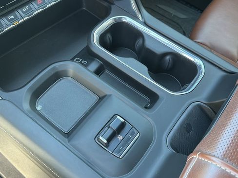 Used 2024 GMC Sierra 2500 Denali Ultimate image 31