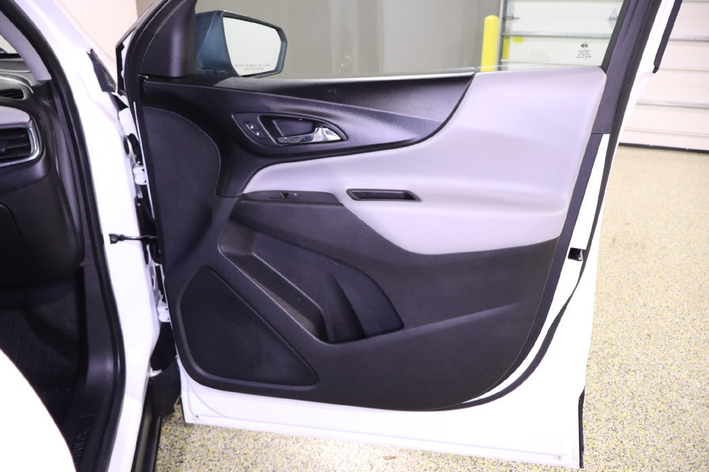 Used 2020 Chevrolet Equinox LS w/ LS Convenience Package FWD image 36