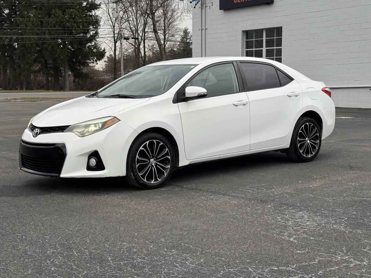 Used 2014 Toyota Corolla S FWD image 2