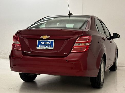 Used 2018 Chevrolet Sonic LT w/ Convenience Package image 9
